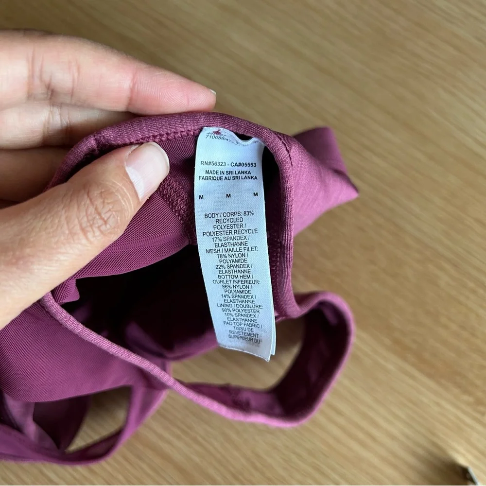 Nike Favorites Maroon Twist Back Training Light Support Sports Bra Medium